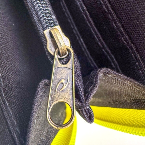 EUC Rip Curl Bonita Tribal Print Wallet Full Size Zip Closure Tassel Pull 🌿✨ - Picture 6 of 9